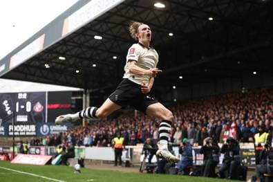 Über ihn spricht ganz England