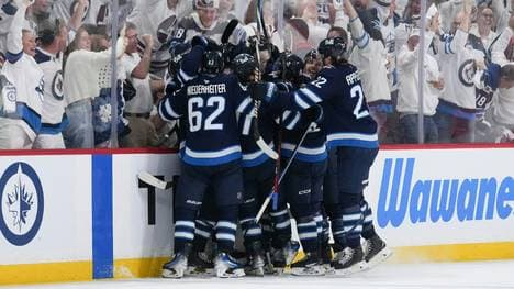 Jubel nach dem Krimi bei den Winnipeg Jets