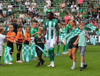 Unruhe, Transfer-Frust und mehrere Baustellen: Bei Werder Bremen war in diesem Sommer einiges los. Von Musahs Beraterwirbel über den Coulibaly-Verkauf bis zum Reis-Shitstorm. Auch sportlich lief die Vorbereitung alles andere als optimal. Jetzt stehen Daniel Thioune und Clemens Fritz vor wichtigen Aufgaben.