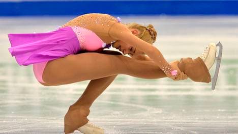 FSKATE-EUR-WOMAN-WOMEN