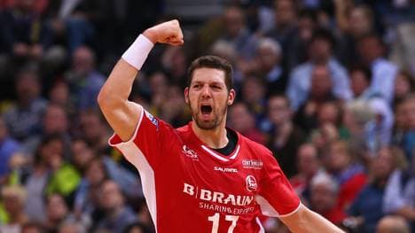 Felix Danner bejubelt den Sieg gegen den deutschen Meister