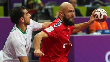 Konstantin Igropulo (r.) spielt in der DKB-HBL bei den Füchsen Berlin