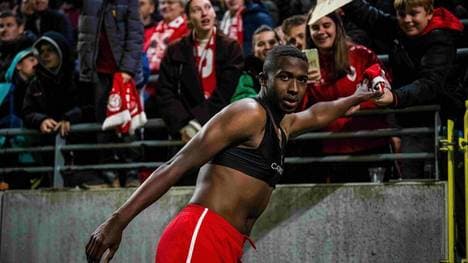 William Pacho steht bei Eintrach Frankfurt auf dem Zettel