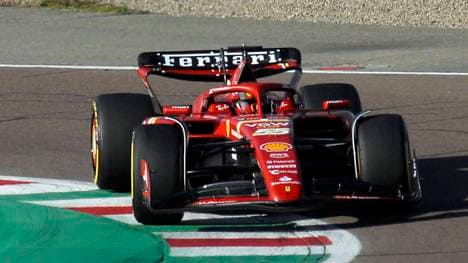 Der neue Ferrari SF-24 beim Shakedown in Maranello