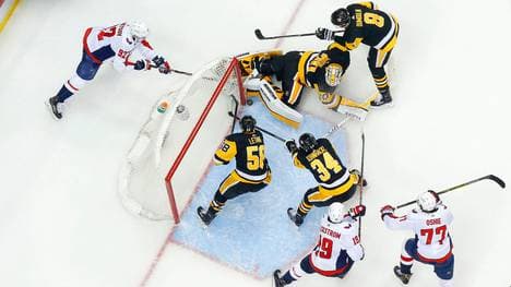 Washington Capitals v Pittsburgh Penguins - Game Four