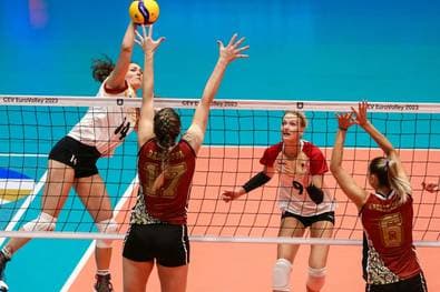 Volleyballerinnen weiter auf Kurs