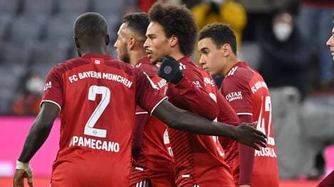 Dayot Upamecano (L) und Leroy Sané stehen wieder in der Startelf des FC Bayern