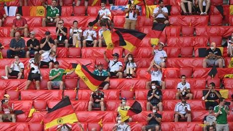 Der DFB möchte Reglungen zur Maskenpflicht prüfen