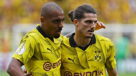 Marcel Sabitzer nach seinem Treffer im Pokal mit Donyell Malen (l.)