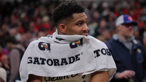 Giannis Antetokounmpo ist derzeit zum Zuschauen verurteilt