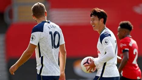 Heung-min Son schnappte sich nach dem 5:2-Erfolg der Tottenham Hotspur den Spielball