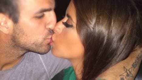 Große Gefühle bei Cesc Fabregas und seiner Partnerin Daniella Semaan.