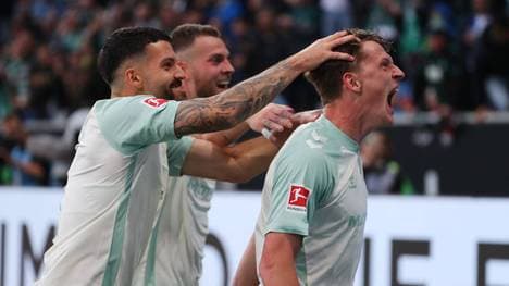 Jens Stage (r.) dreht für Werder Bremen die Partie 