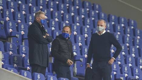 Alexander Jobst (M.) ist Marketing-Vorstand des FC Schalke 04