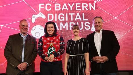 Karl-Heinz Rummenigge (l.) denkt an einen Einstieg des FC Bayern im eSports