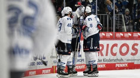 Die Adler sind weiter die Nummer eins der DEL