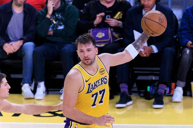 Doncic verletzt! Lakers verlieren Prestigeduell