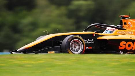 Sophia Flörsch scheidet am Sonntag beim F3-Rennen in Spielberg nach einer Kollision aus