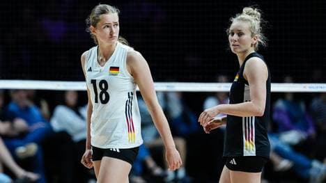 Außenangreiferin Leana Grozer (l.)