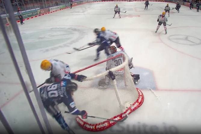 Iserlohn Roosters - Pinguins Bremerhaven 