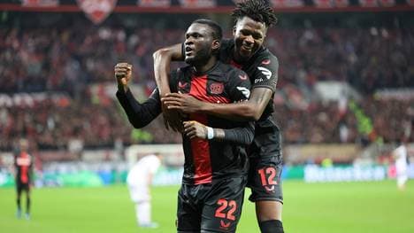 Leverkusens Victor Boniface und Nathan Tella 