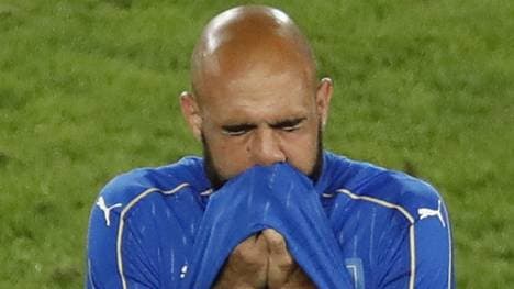 Simone Zaza lief in Trippel-Schritten zum Elfmeter für Italien an - und schoss daneben