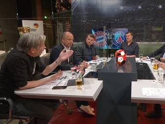 In der Mixed Zone - Volkswagen Tailgate Tour entsteht eine hitzige Diskussion: Ist der FC Bayern, der Katar unterstützt moralisch nicht besser als ein von einem Scheich finanzierter Klub wie PSG?
