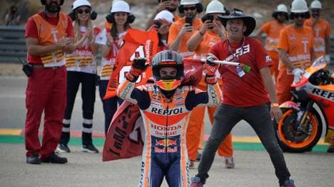 Marc Marquez ist schon wieder nach feiern zumute ... 