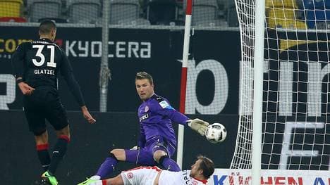 Fortuna Duesseldorf v 1. FC Kaiserslautern - Second Bundesliga