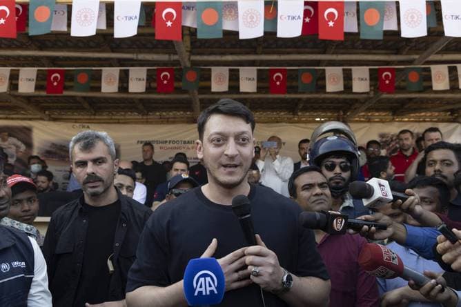 Das Rätsel um Mesut Özil