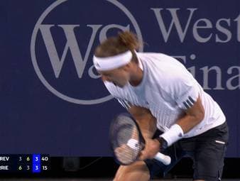 Alexander Zverev gewinnt sein Auftaktmatch gegen den Briten Cameron Norrie mit viel Mühe in drei Sätzen und zieht damit in die dritte Runde des ATP Masters von Cincinnati ein.