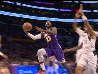 Beim Sieg der Los Angeles Lakers gegen die Dallas Mavericks war Superstar LeBron James der entscheidende Mann und sorgte für eine historische Marke.