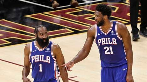 James Harden (l.) könnte die Philadelphia bereits im Sommer verlassen