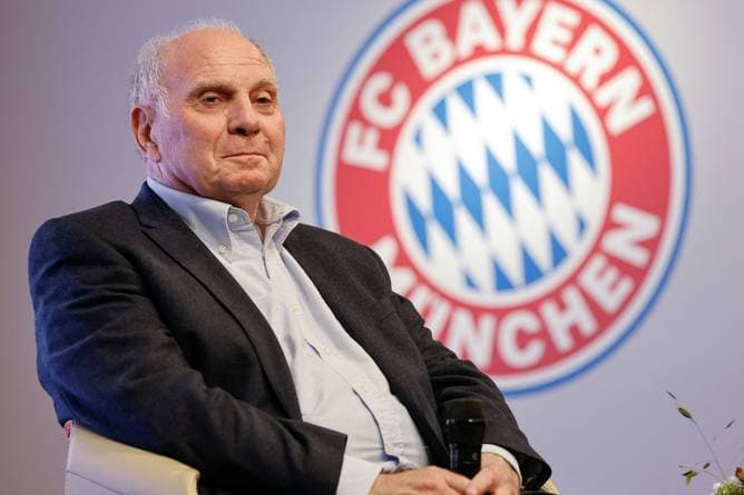 Hoeneß würdigt Bayerns Rekordjäger