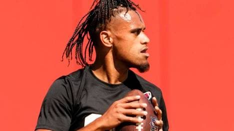 Quarterback Taulia Tagovailoa trainierte im vergangenen Jahr zur Probe bei den Arizona Cardinals in der NFL
