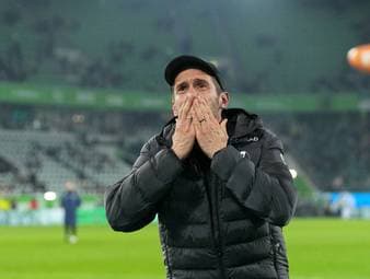 Schuster kämpft mit den Tränen