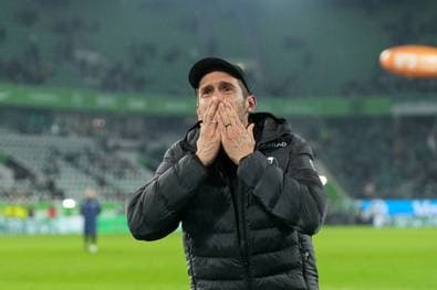 Schuster kämpft mit den Tränen