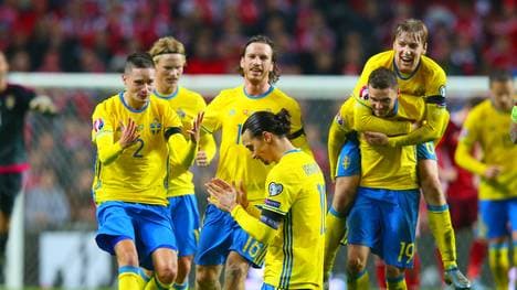 Denmark v Sweden - UEFA EURO 2016 Qualifier: Play-Off Second Leg
