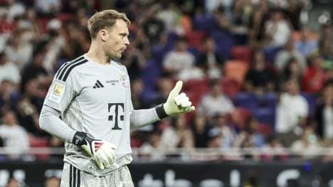 Daumen hoch! Bayern Münchens Kapitän Manuel Neuer