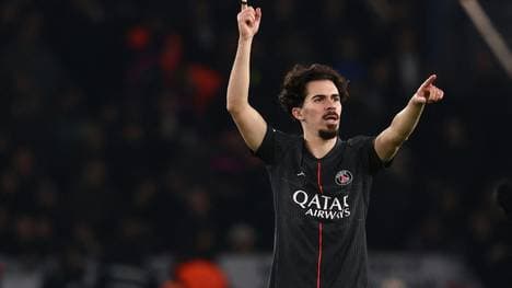 Vitinha lässt sich nach seiner Gala feiern