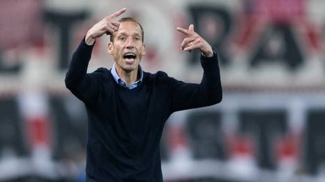 1. FC Kaiserslautern v VfB Stuttgart - DFB Cup