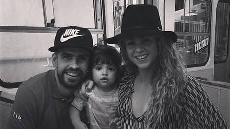 Offenbar bleiben Shakira, Gerard Pique und ihr Sohnemann Milan noch ein wenig länger zu dritt.