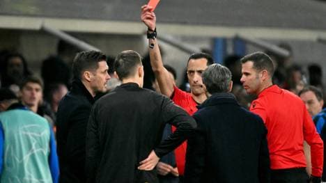 Schlotterbeck sieht die Rote Karte