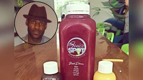 Frühstück? LeBron James steht offensichtlich auf vitaminreiche Säfte.