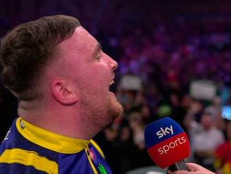 Während der Partie gegen Rob Cross hatte Luke Littler mit Buh-Rufen des Publikums zu kämpfen. Nach dem Match richtet er ein paar Worte in Richtung Ally Pally.