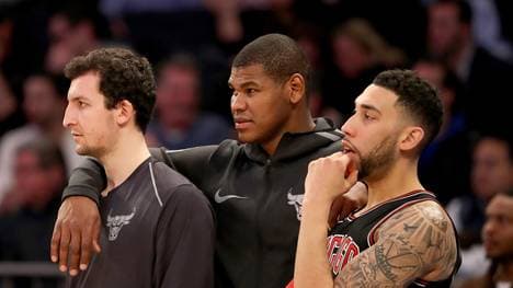 Paul Zipser (l.) und Cristiano Felicio (M.) spilen fortan in der G-League für die Windy City Bulls