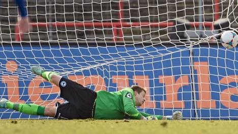 Fortuna Koeln v Arminia Bielefeld - 3. Liga-Alexander Schwolow