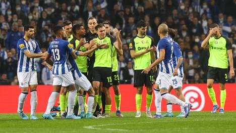 Beim Spiel zwischen Porto und Sporting geht es vor allem nach Abpfiff rund