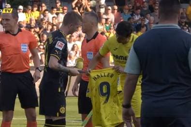 Emotionale Geste! BVB-Gegner sorgt für Gänsehaut-Moment