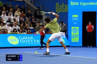 Purer Frust! Tennis-Schläger im Finale komplett zertrümmert